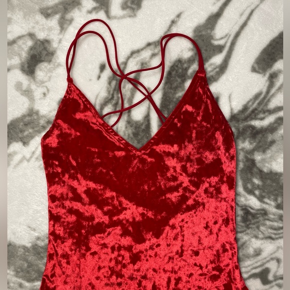 H&M | Divided H&M | Red Velvet Bodysuit | Size: XS - Picture 4 of 8